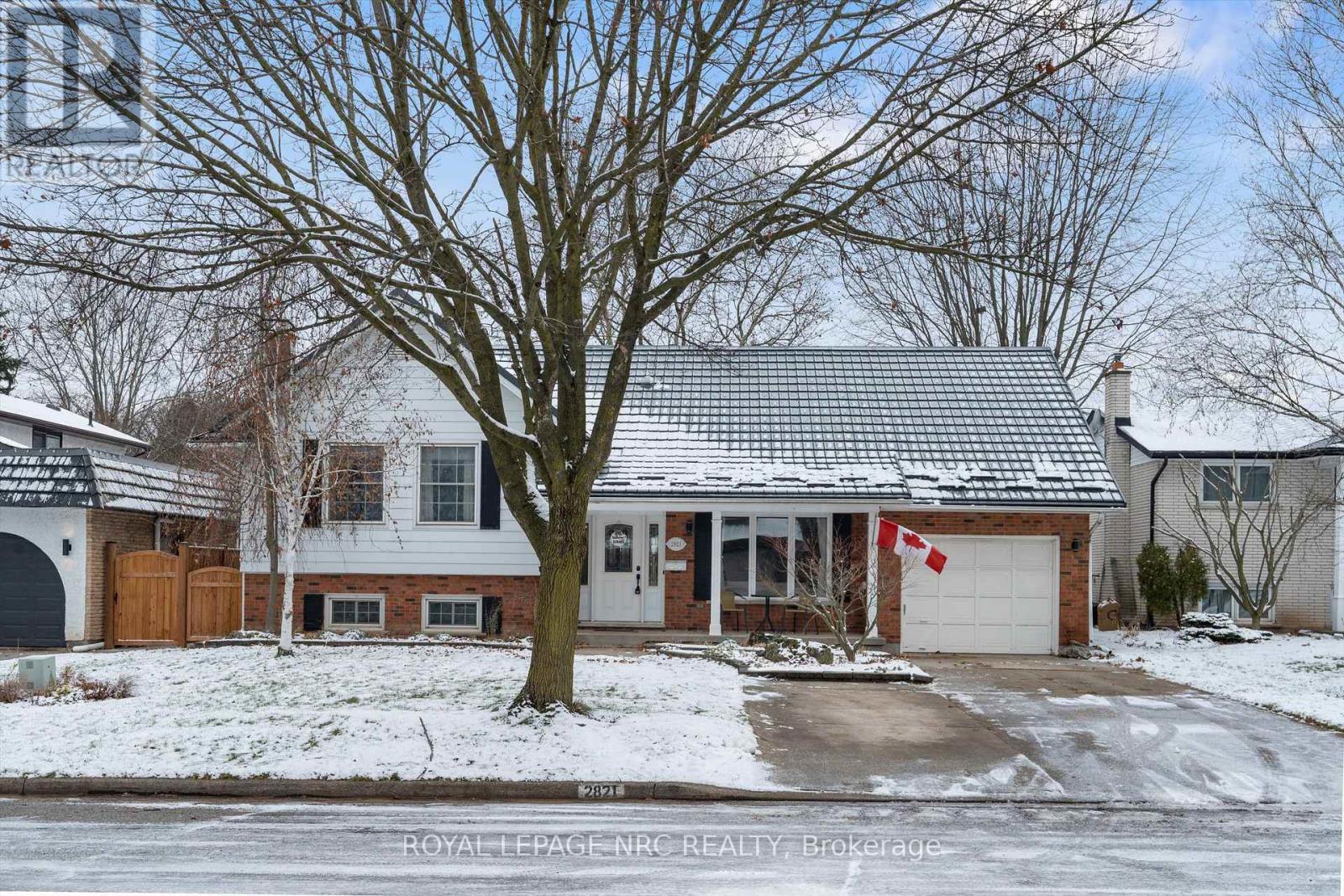 2821 Solar Crescent, Niagara Falls (Stamford), ON - Outdoor With Facade