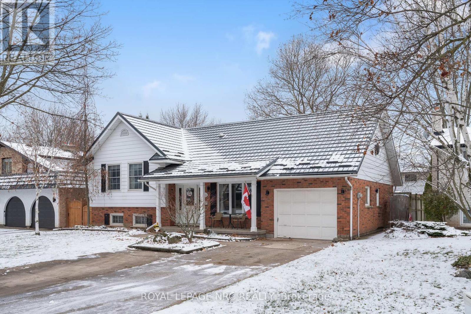 2821 Solar Crescent, Niagara Falls (Stamford), ON - Outdoor