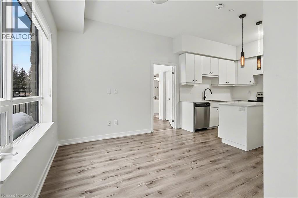 251 Northfield Drive E Unit# 103, Waterloo, ON - Indoor Photo Showing Kitchen