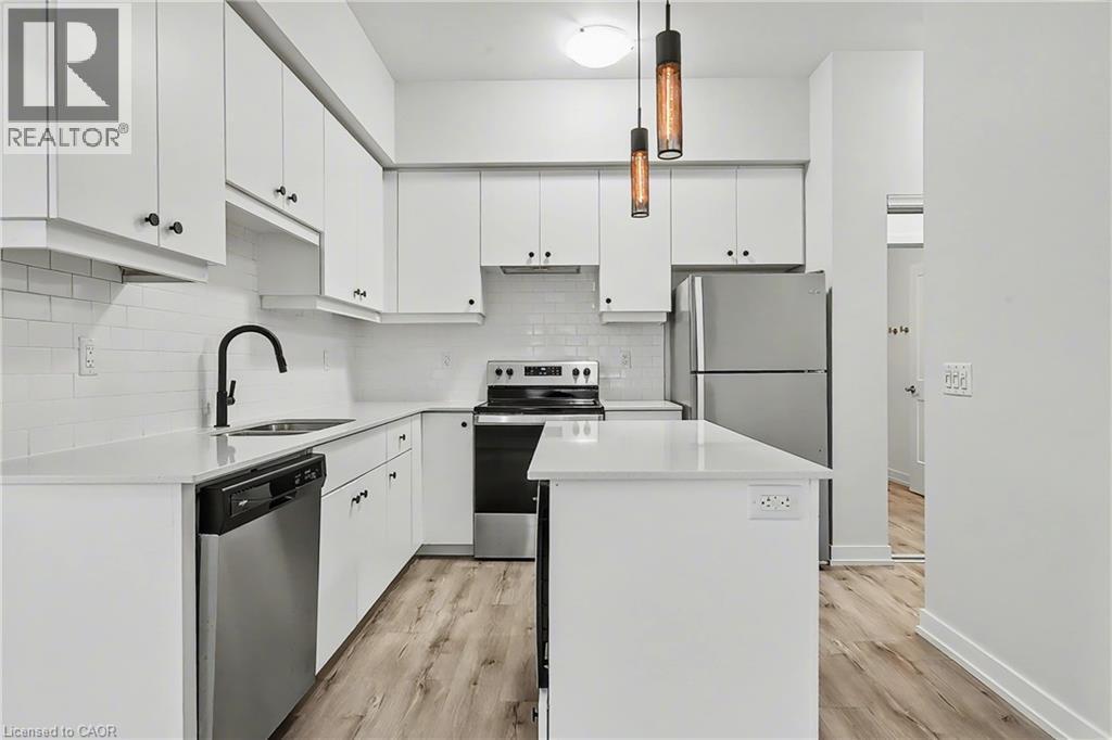 251 Northfield Drive E Unit# 103, Waterloo, ON - Indoor Photo Showing Kitchen With Stainless Steel Kitchen With Upgraded Kitchen