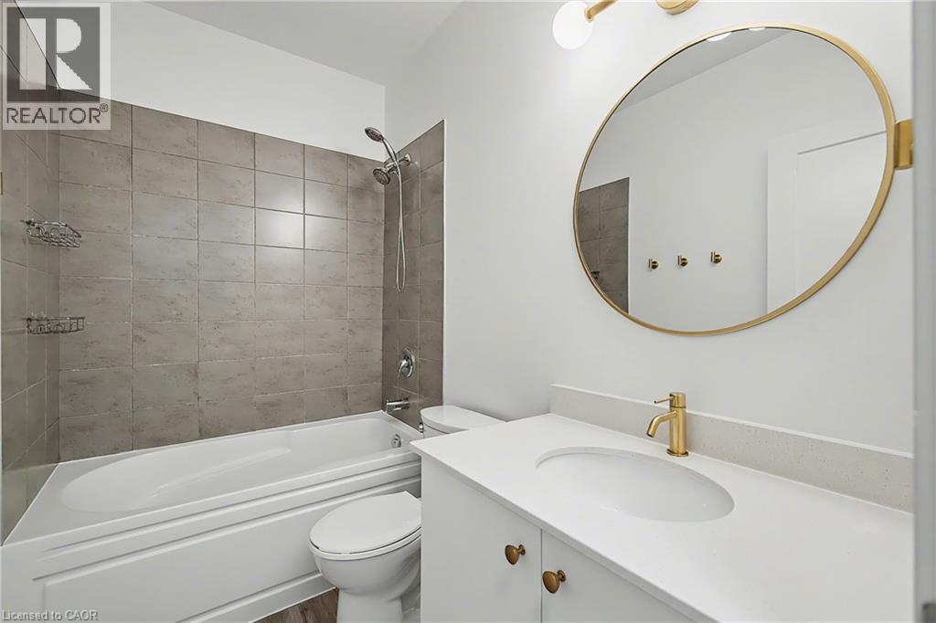 251 Northfield Drive E Unit# 103, Waterloo, ON - Indoor Photo Showing Bathroom