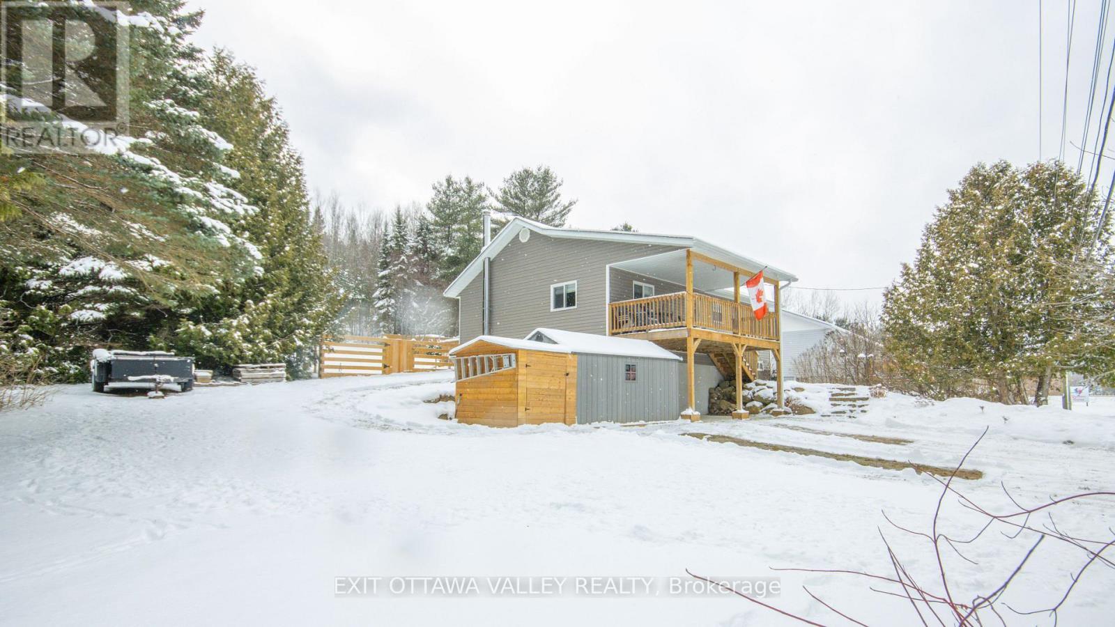 39090 Combermere Road, Madawaska Valley, ON - Outdoor