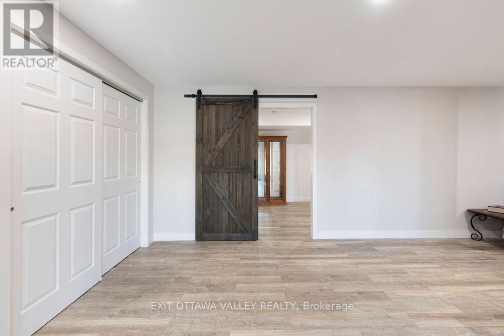 39090 Combermere Road, Madawaska Valley, ON - Indoor Photo Showing Other Room