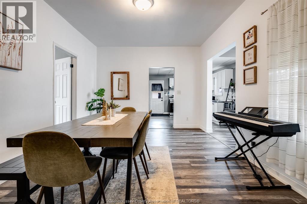 20 Churchill Ave, Leamington, ON - Indoor Photo Showing Dining Room