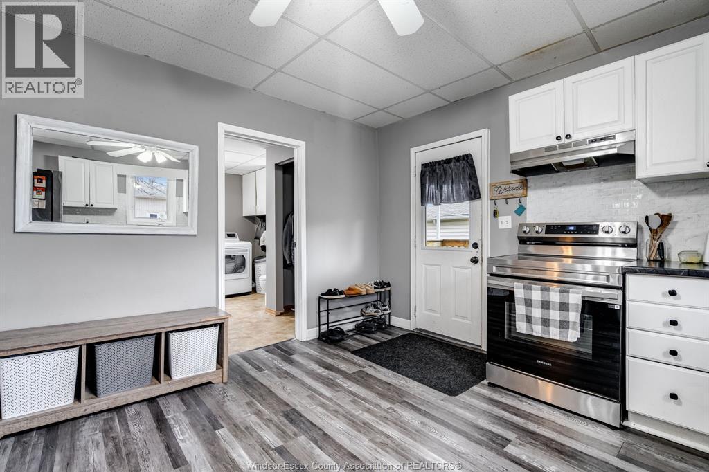 20 Churchill Ave, Leamington, ON - Indoor