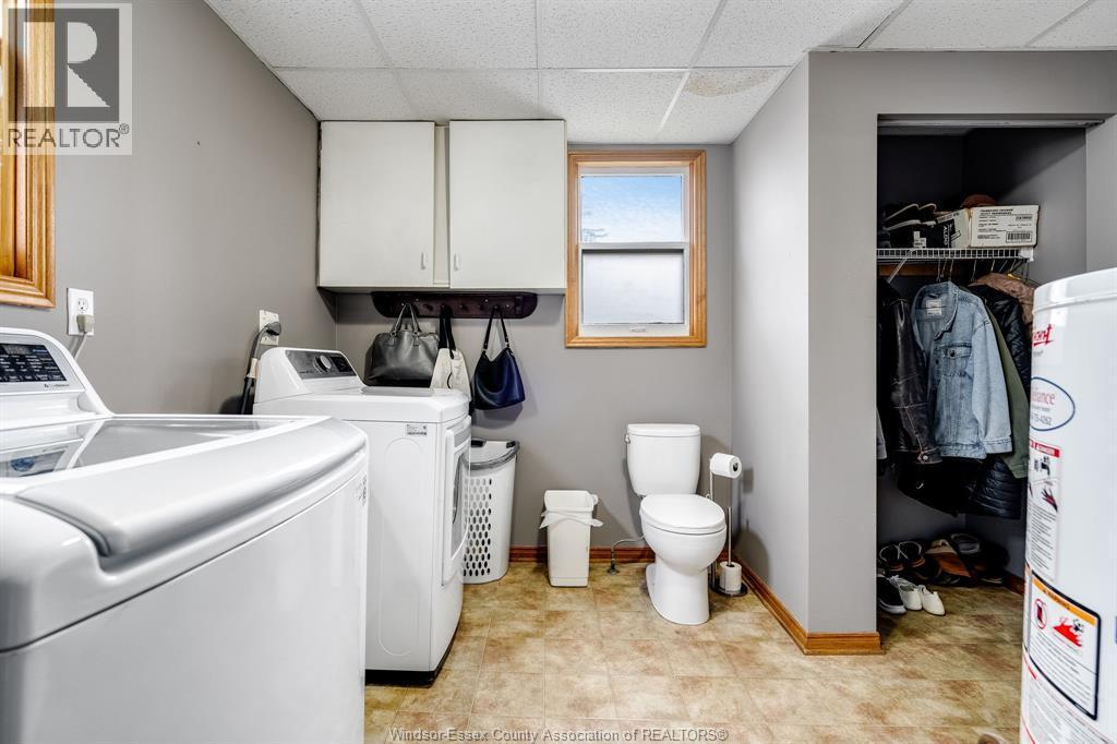 20 Churchill Ave, Leamington, ON - Indoor Photo Showing Laundry Room