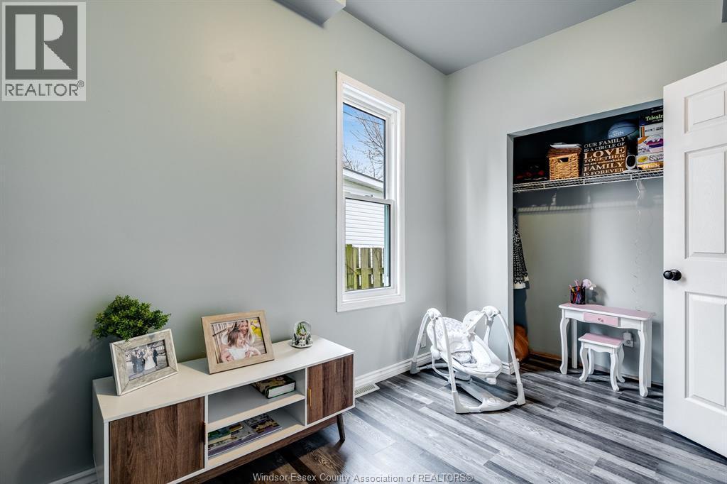 20 Churchill Ave, Leamington, ON - Indoor