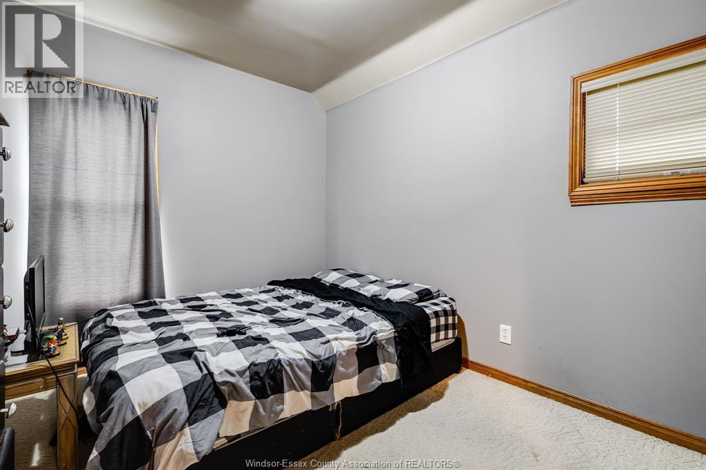20 Churchill Ave, Leamington, ON - Indoor Photo Showing Bedroom