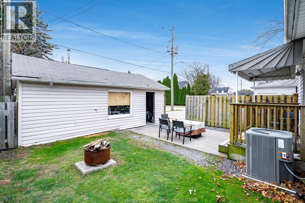 20 Churchill Ave, Leamington, ON - Outdoor With Exterior