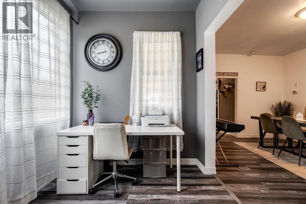 20 Churchill Ave, Leamington, ON - Indoor Photo Showing Office