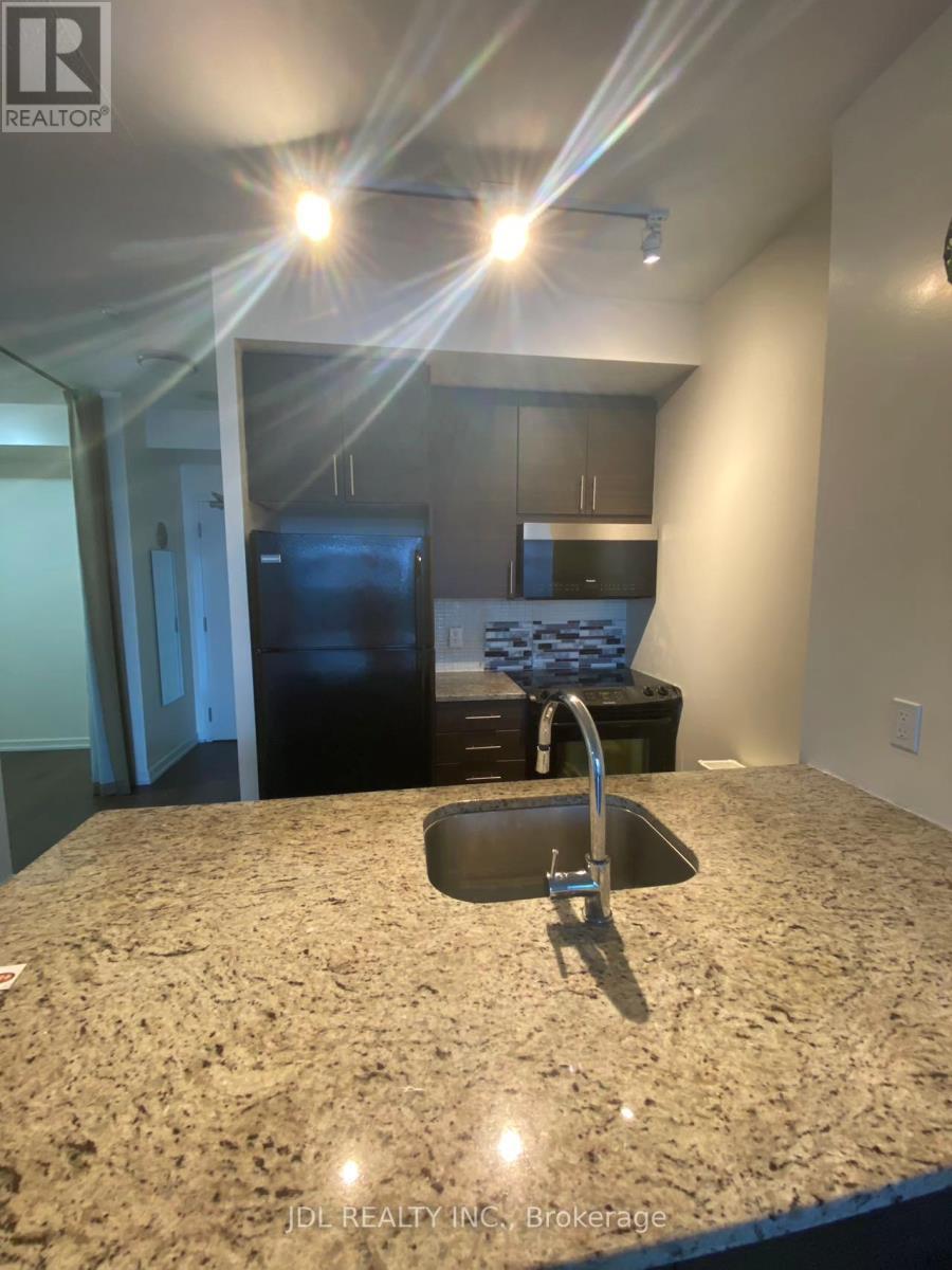 2904 - 70 Forest Manor Road, Toronto, ON - Indoor Photo Showing Kitchen