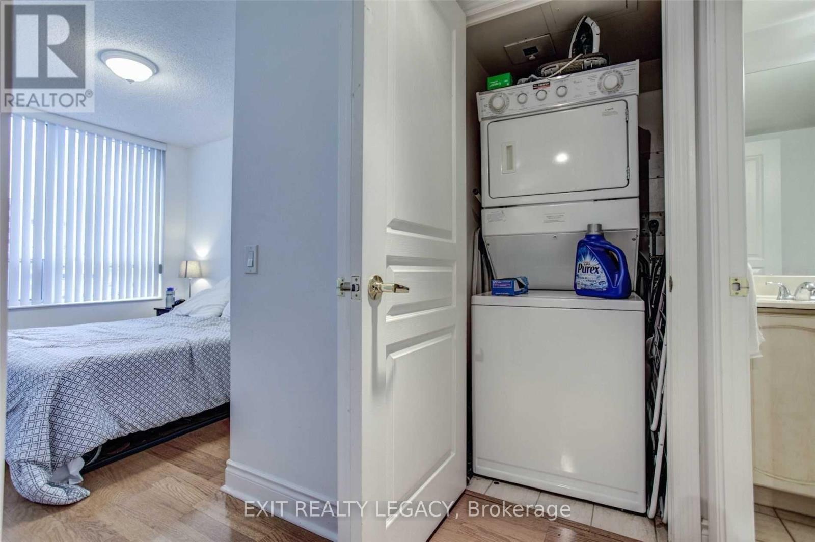 1617 - 15 Northtown Way, Toronto, ON - Indoor Photo Showing Laundry Room