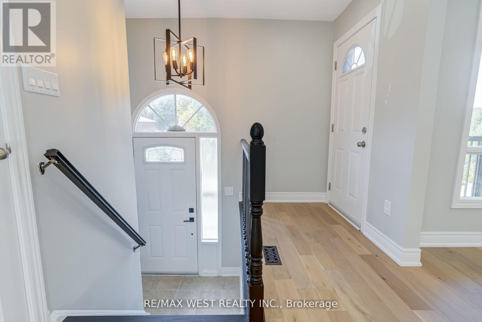 101 Tall Grass Trail, Vaughan, ON - Indoor Photo Showing Other Room