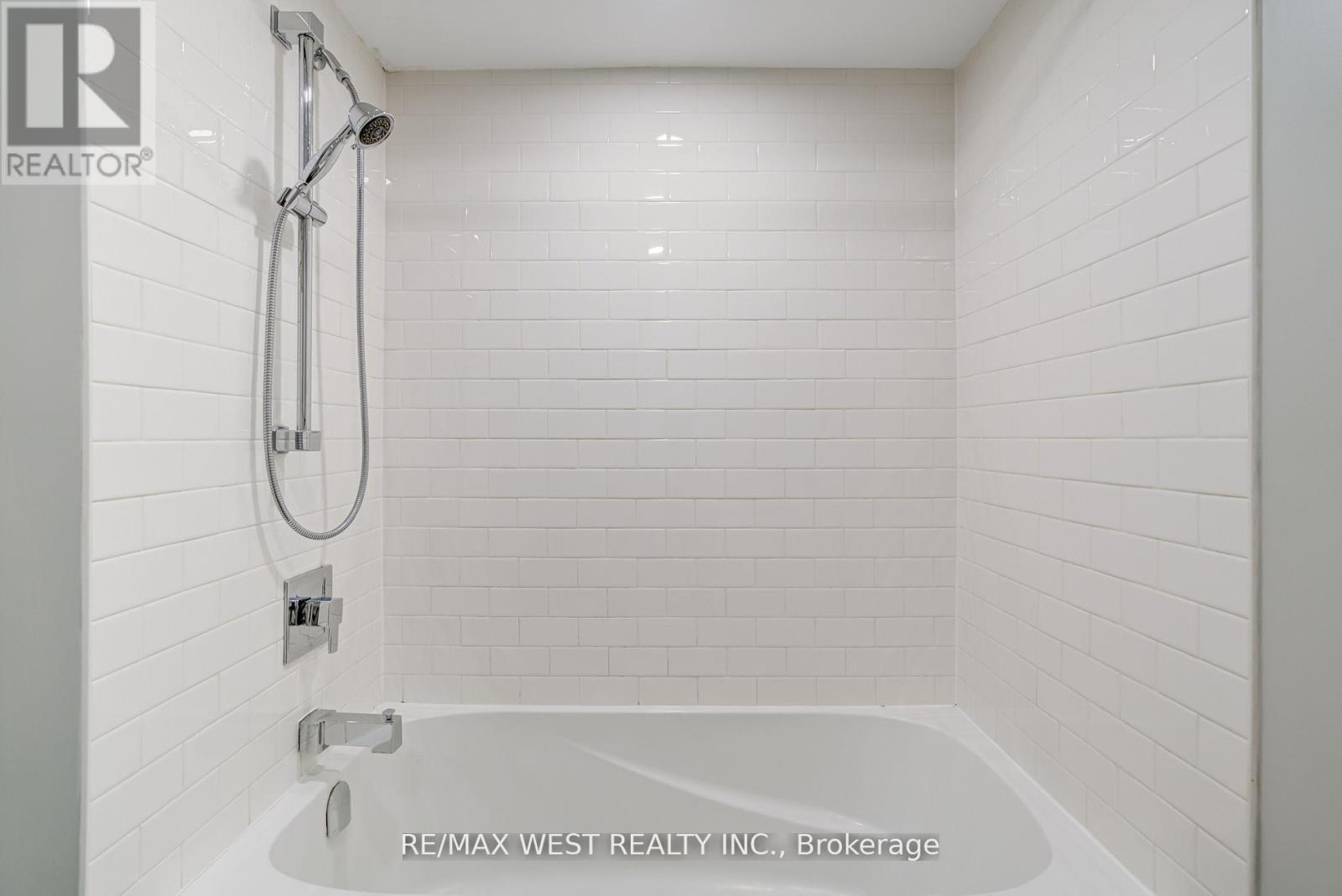 101 Tall Grass Trail, Vaughan, ON - Indoor Photo Showing Bathroom