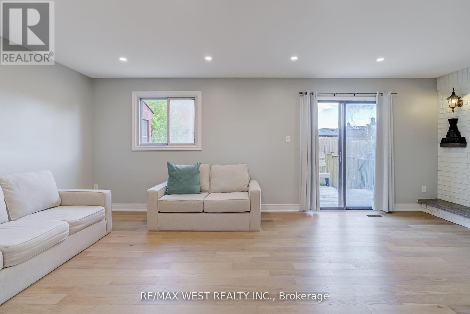 101 Tall Grass Trail, Vaughan, ON - Indoor Photo Showing Other Room