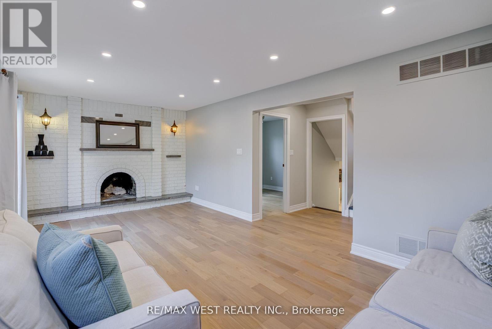 101 Tall Grass Trail, Vaughan, ON - Indoor Photo Showing Living Room With Fireplace
