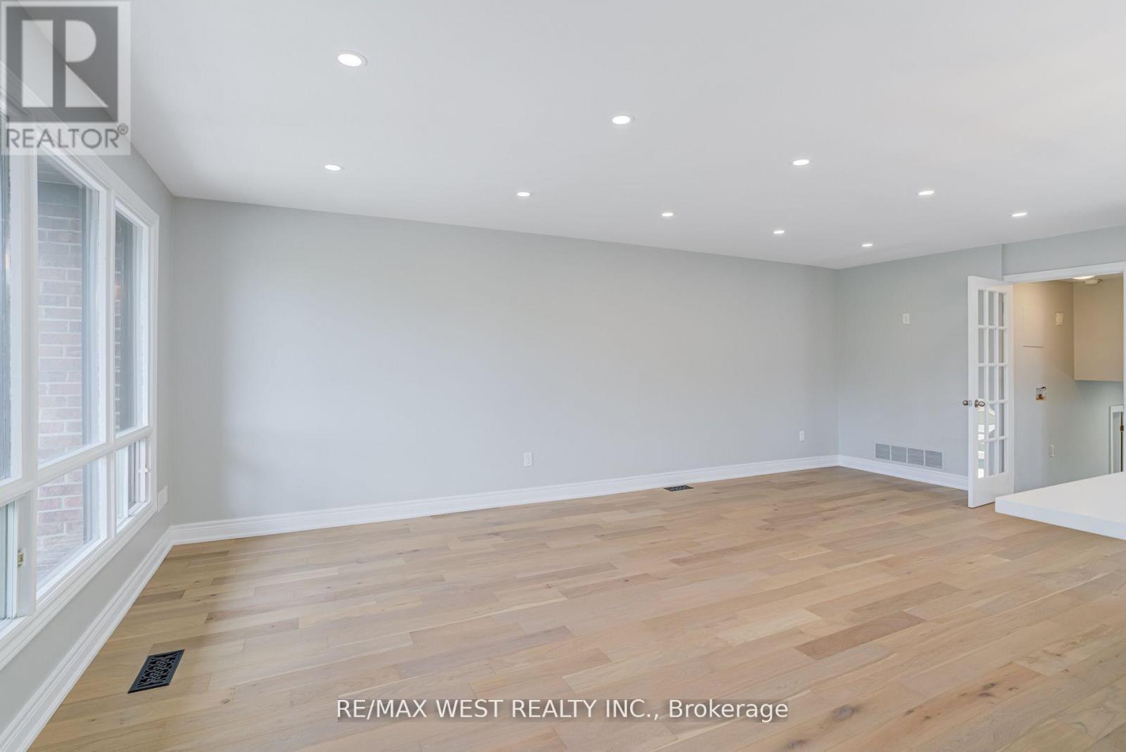 101 Tall Grass Trail, Vaughan, ON - Indoor Photo Showing Other Room