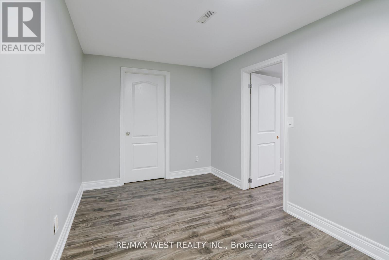 101 Tall Grass Trail, Vaughan, ON - Indoor Photo Showing Other Room