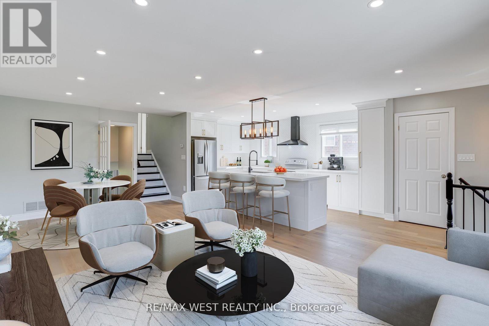 101 Tall Grass Trail, Vaughan, ON - Indoor Photo Showing Living Room
