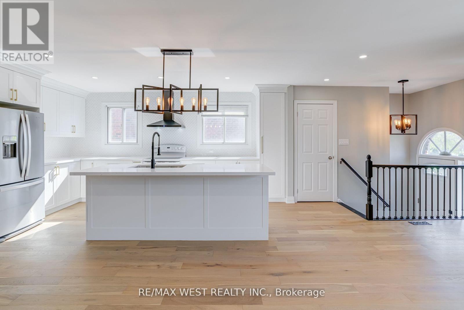 101 Tall Grass Trail, Vaughan, ON - Indoor Photo Showing Kitchen