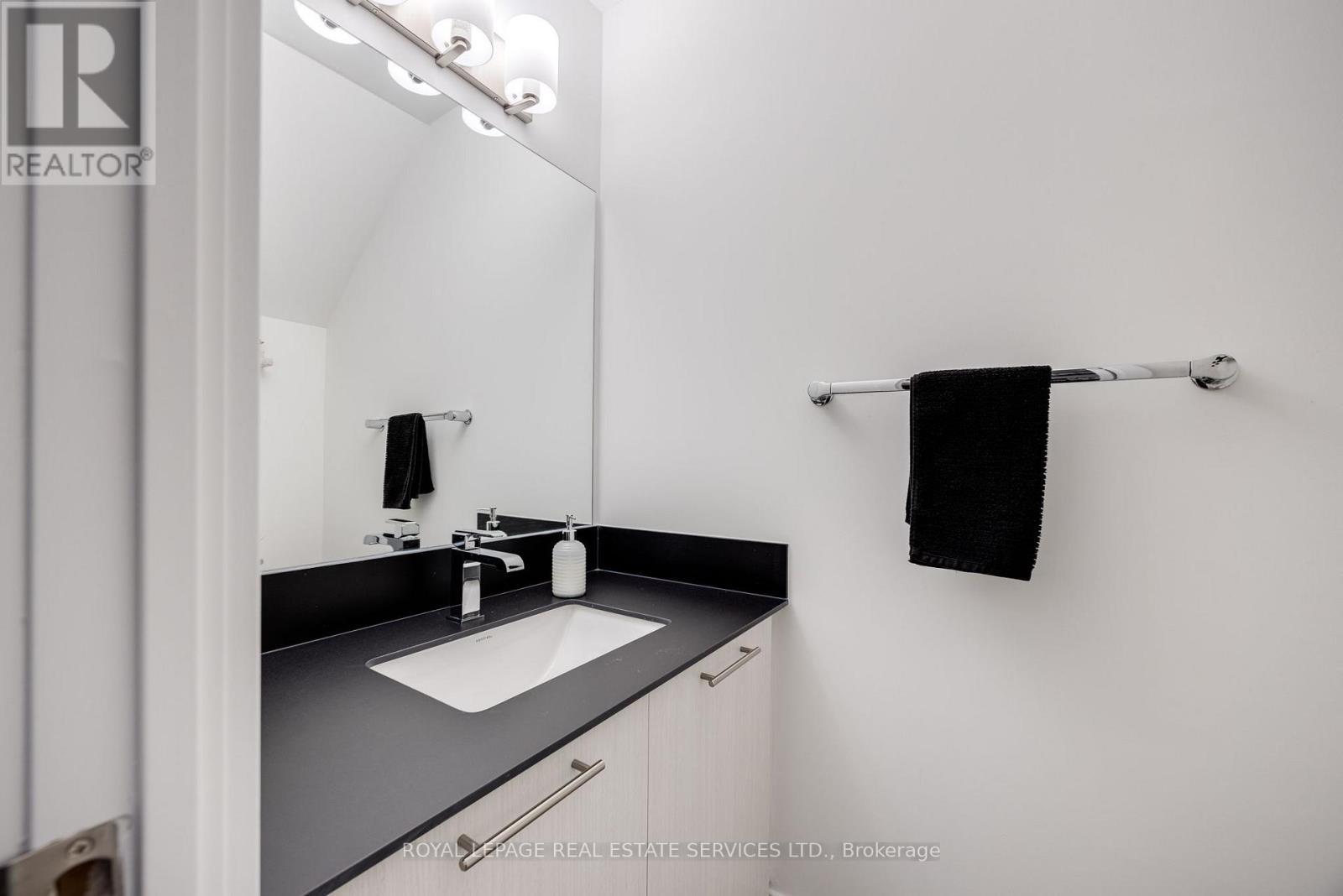 31 - 851 Sheppard Avenue W, Toronto, ON - Indoor Photo Showing Bathroom