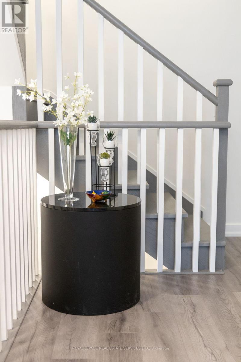 31 - 851 Sheppard Avenue W, Toronto, ON - Indoor Photo Showing Other Room