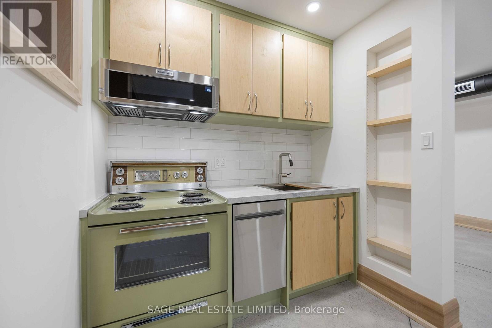 Lower - 67 Shannon Street, Toronto, ON - Indoor Photo Showing Kitchen