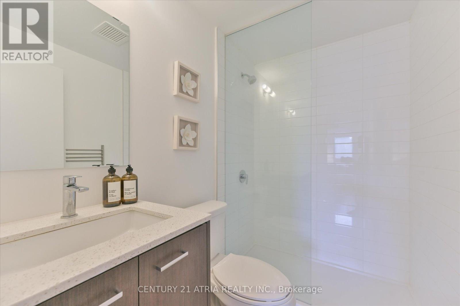 111 - 2100 Bridletowne Circle, Toronto, ON - Indoor Photo Showing Bathroom