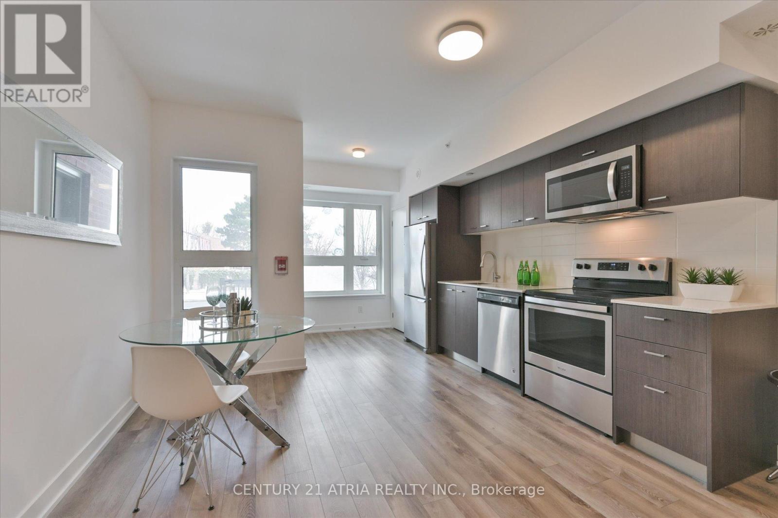 111 - 2100 Bridletowne Circle, Toronto, ON - Indoor Photo Showing Kitchen With Upgraded Kitchen