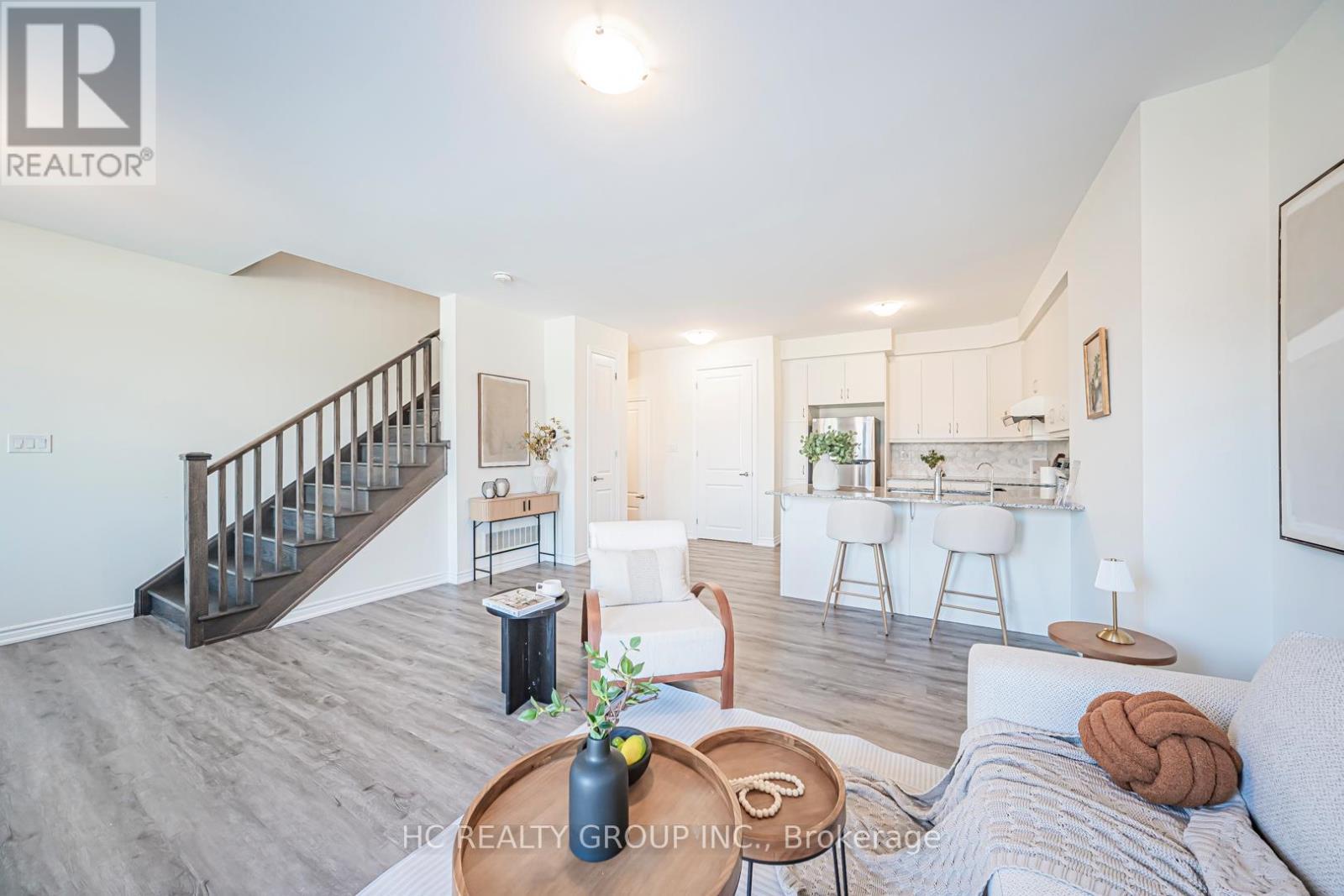 82 Thomas Frisby Jr Crescent, Markham, ON - Indoor Photo Showing Living Room