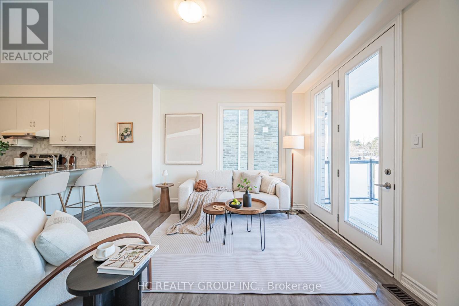 82 Thomas Frisby Jr Crescent, Markham, ON - Indoor Photo Showing Living Room