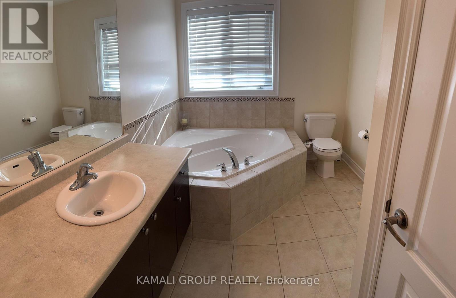 135 Lindbergh Drive, Vaughan, ON - Indoor Photo Showing Bathroom