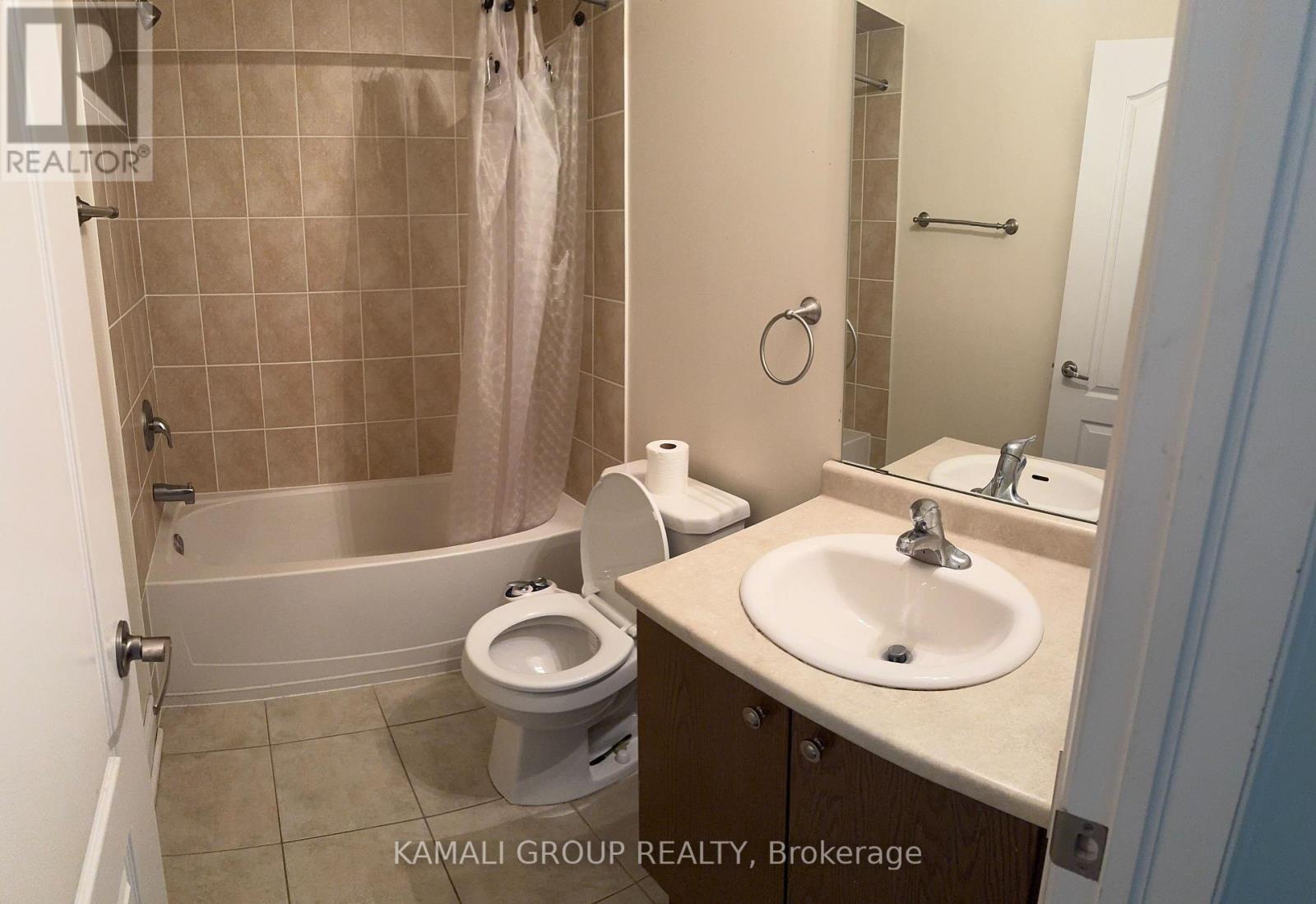 135 Lindbergh Drive, Vaughan, ON - Indoor Photo Showing Bathroom