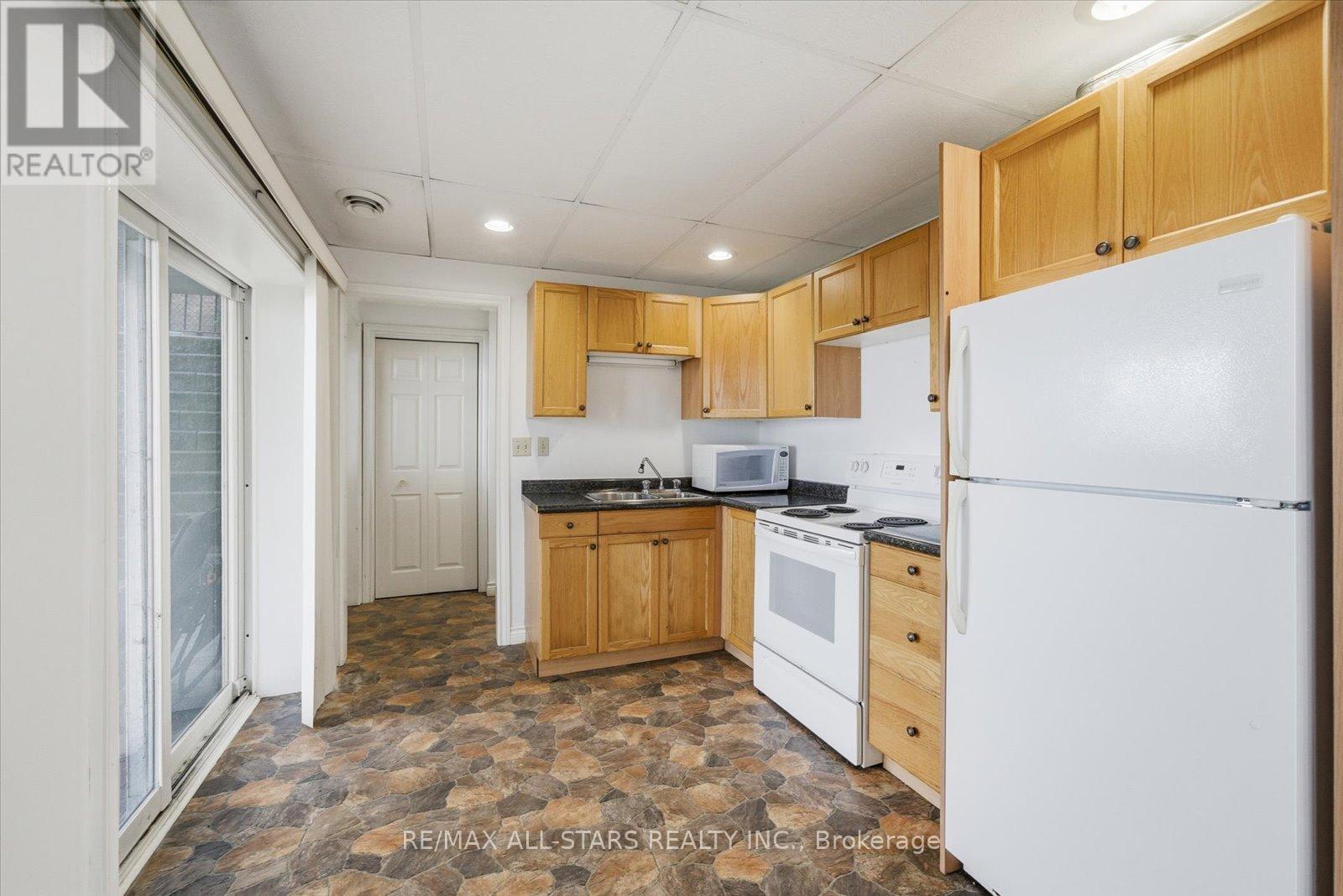 Lower Level - 2999 Lakeside Drive, Severn, ON - Indoor Photo Showing Kitchen