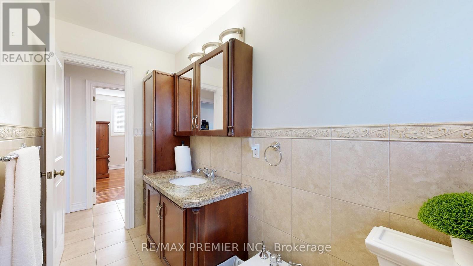 87 Aviemore Drive, Toronto, ON - Indoor Photo Showing Bathroom