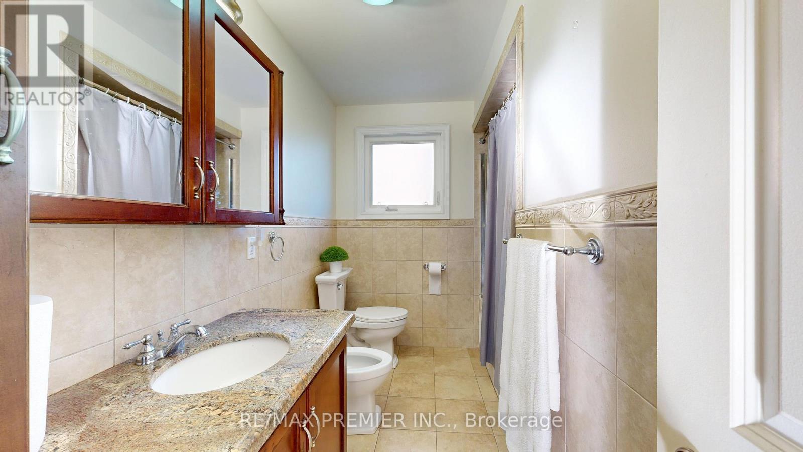 87 Aviemore Drive, Toronto, ON - Indoor Photo Showing Bathroom