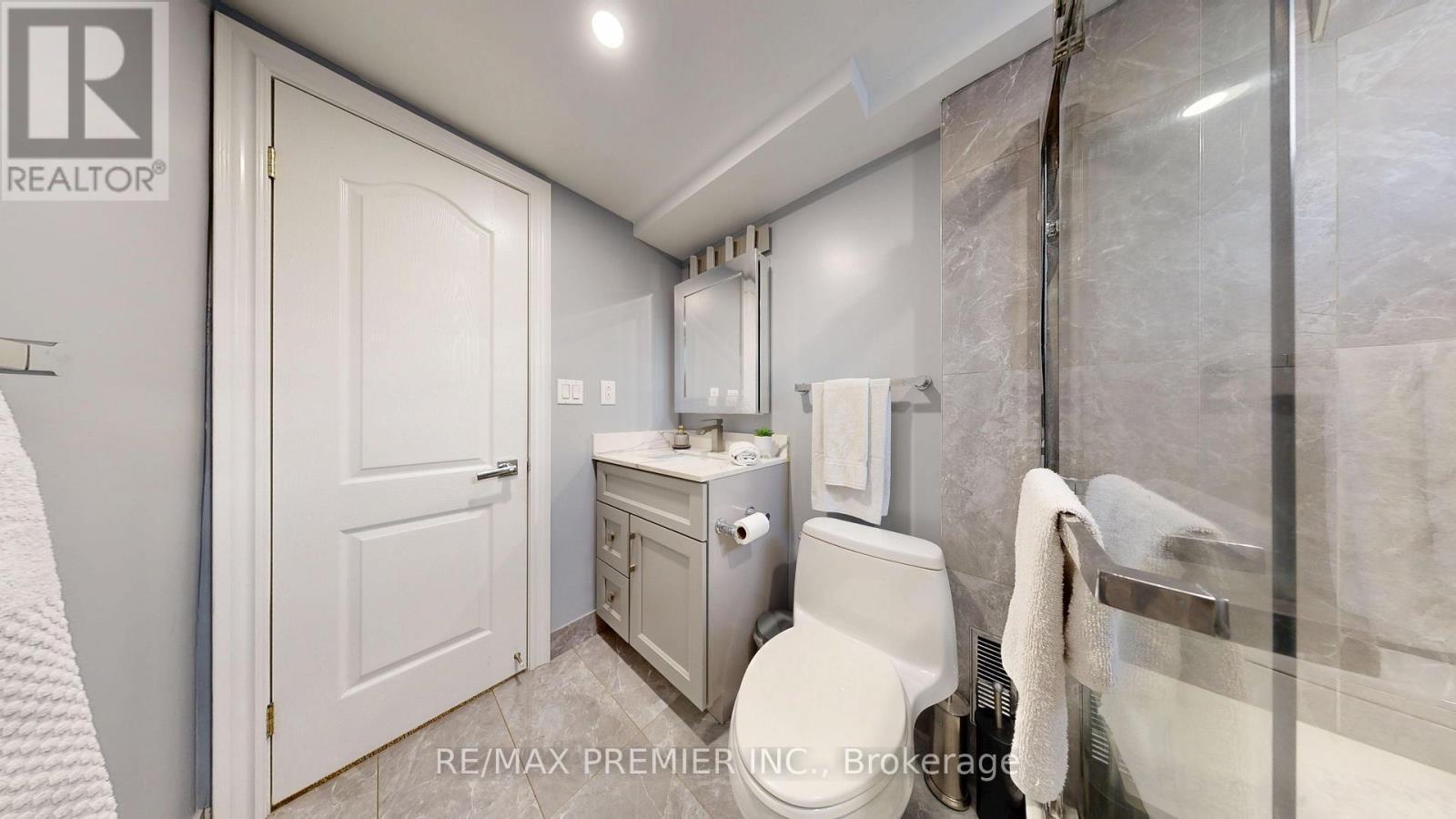 87 Aviemore Drive, Toronto, ON - Indoor Photo Showing Bathroom