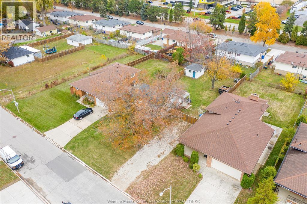 2906 Lloyd George Boulevard, Windsor, ON