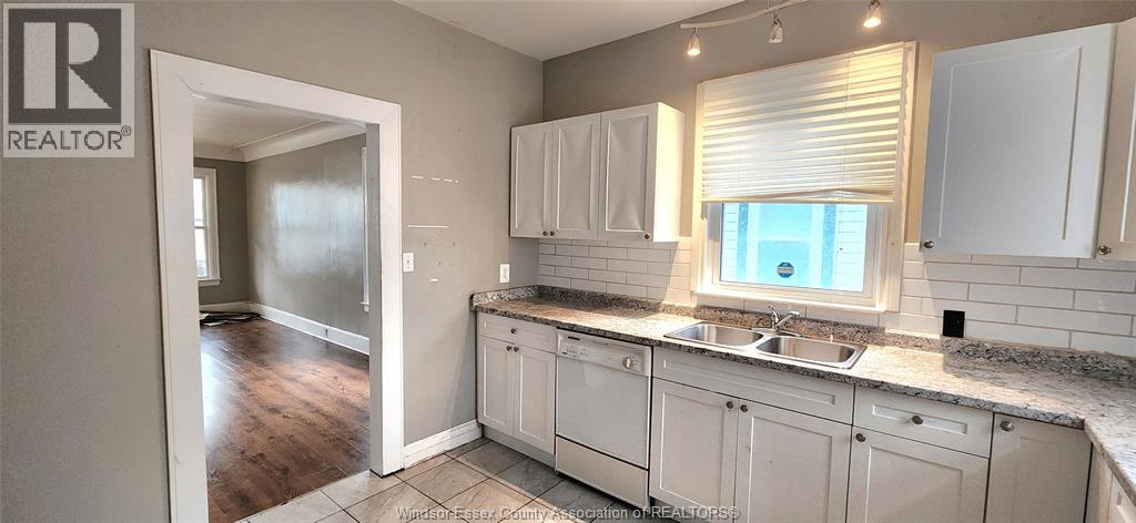 441 Ellis Street West, Windsor, ON - Indoor Photo Showing Kitchen With Double Sink