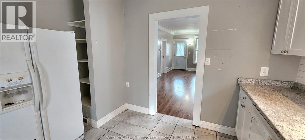 441 Ellis Street West, Windsor, ON - Indoor