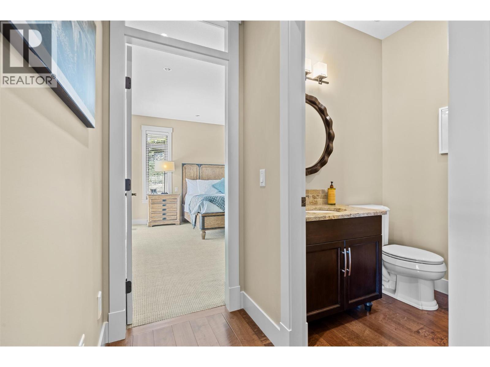 6482 Renfrew Court, Peachland, BC - Indoor Photo Showing Bathroom
