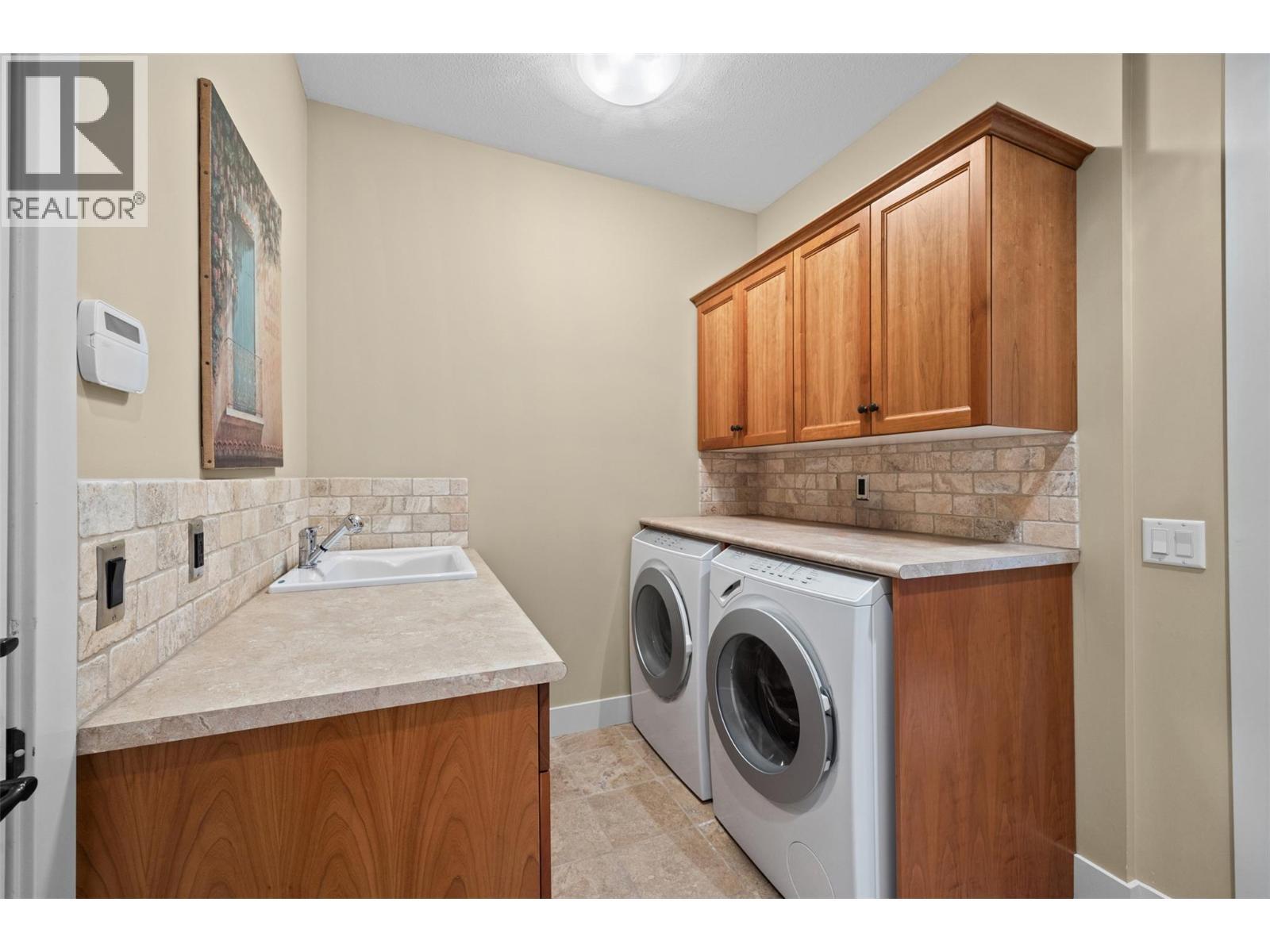 6482 Renfrew Court, Peachland, BC - Indoor Photo Showing Laundry Room