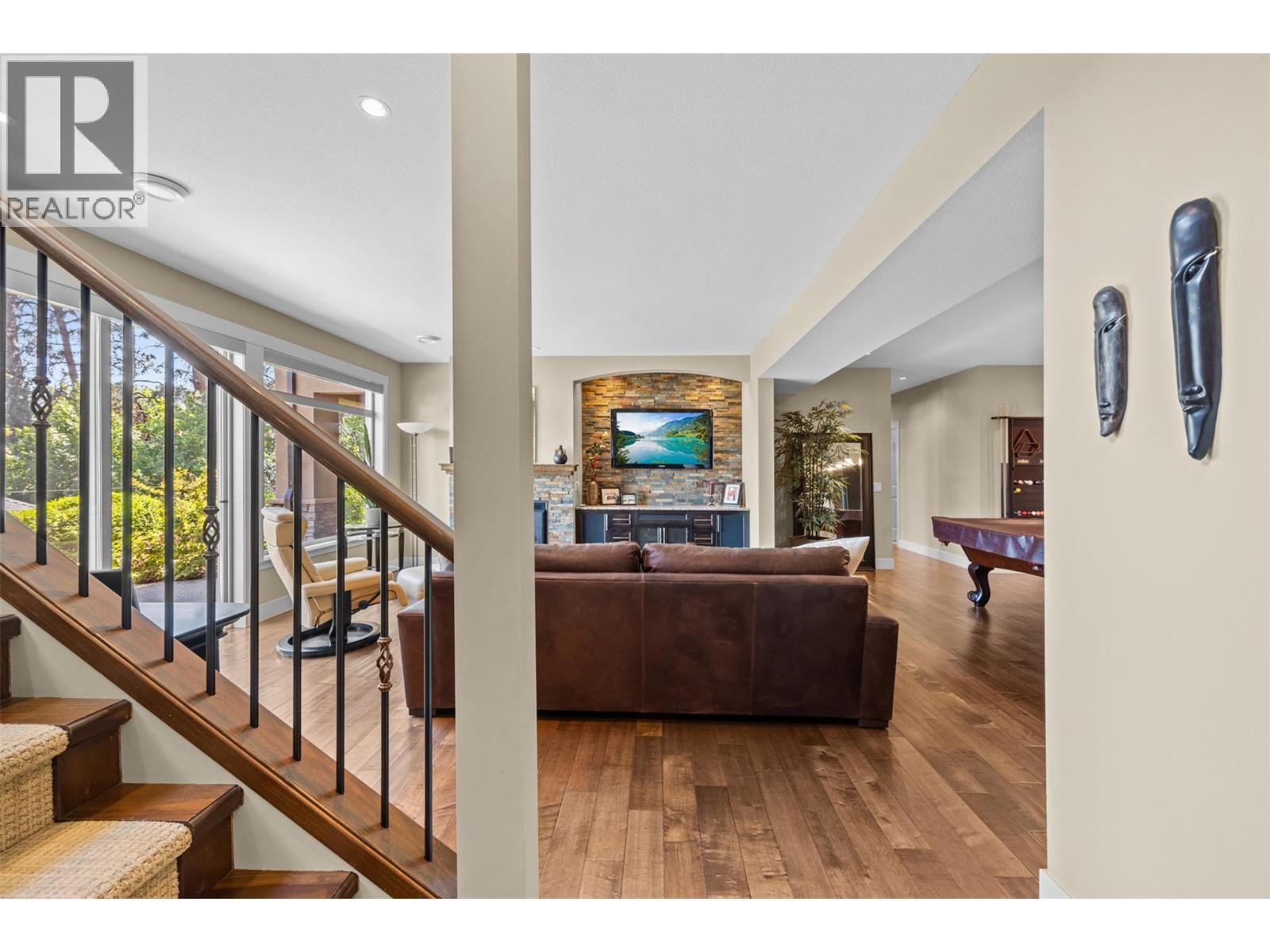 6482 Renfrew Court, Peachland, BC - Indoor