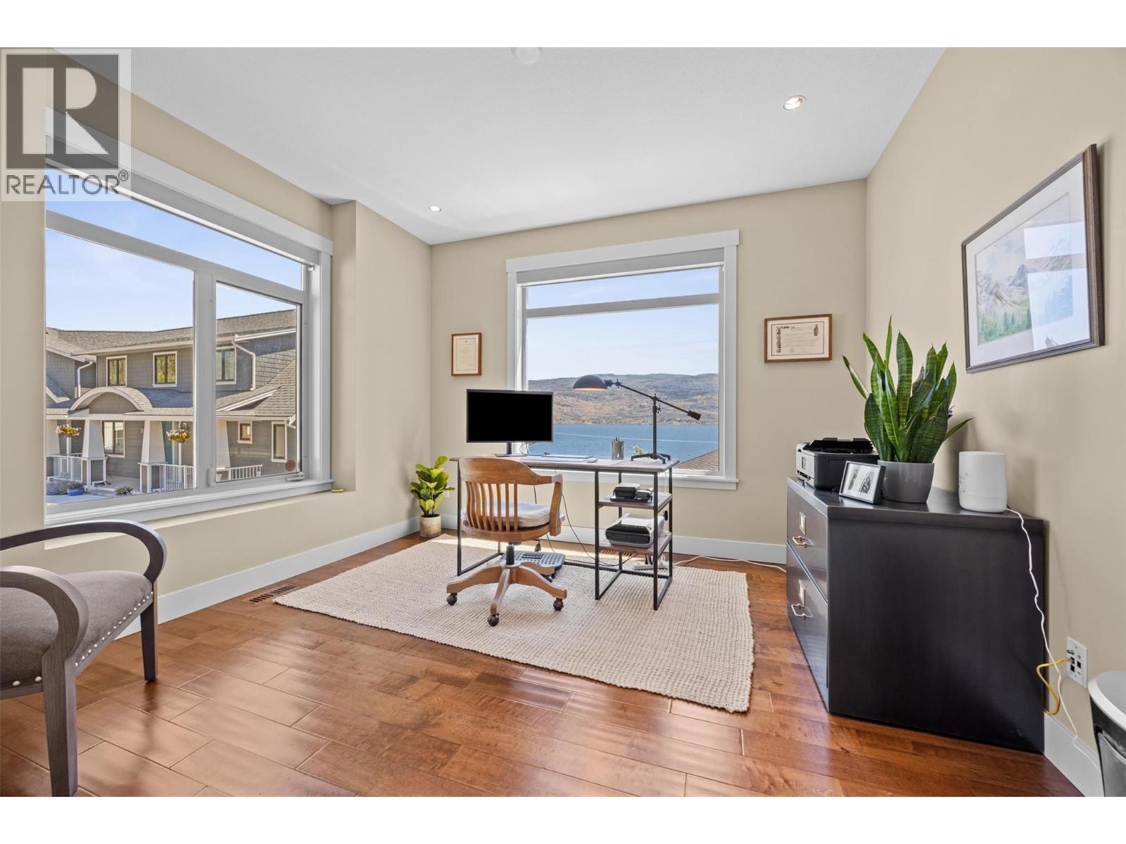 6482 Renfrew Court, Peachland, BC - Indoor