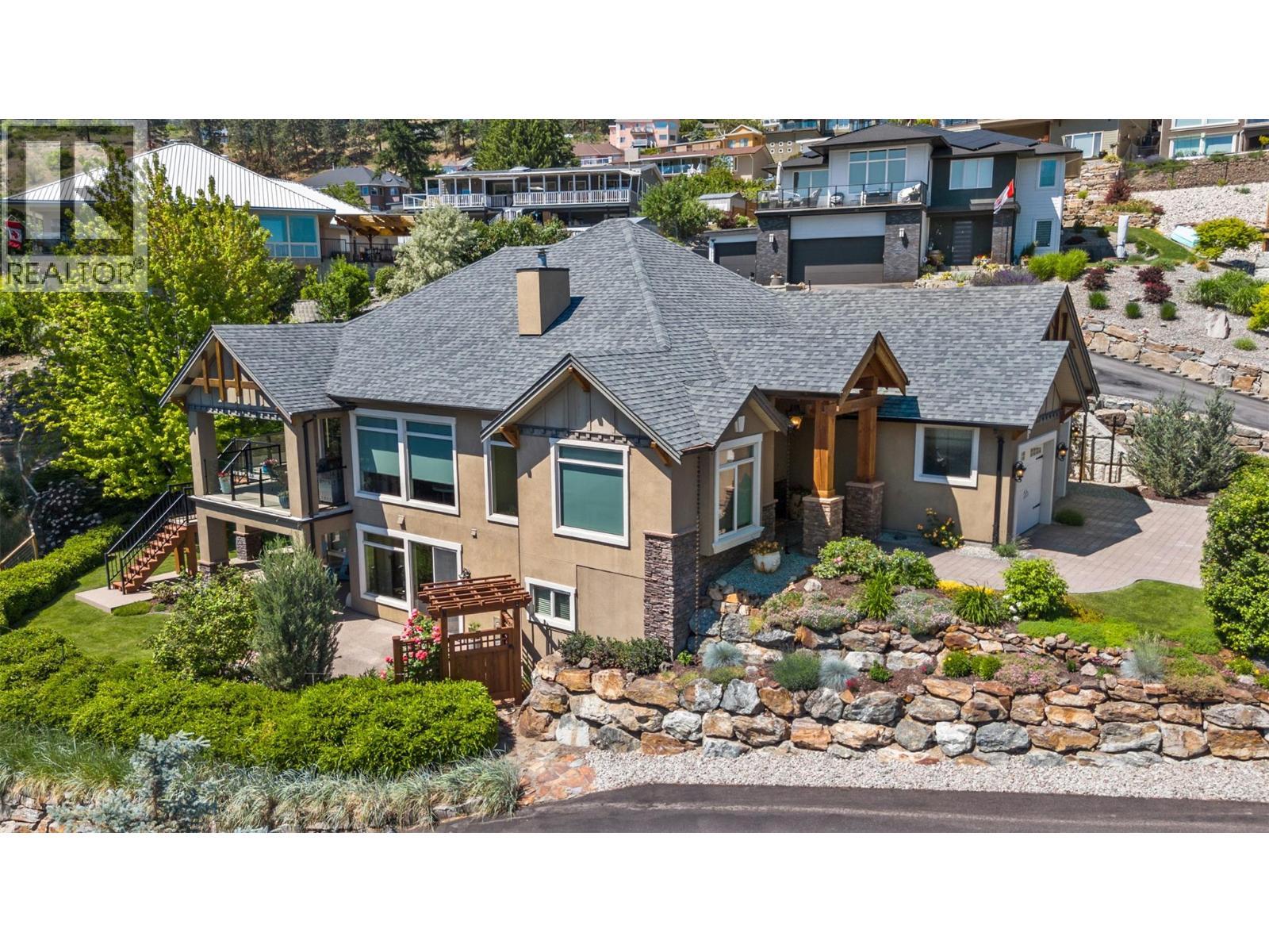 6482 Renfrew Court, Peachland, BC - Outdoor With Facade