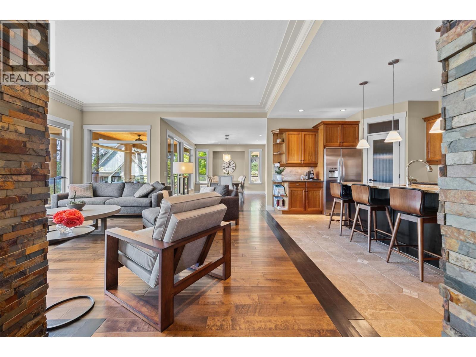6482 Renfrew Court, Peachland, BC - Indoor Photo Showing Living Room With Fireplace