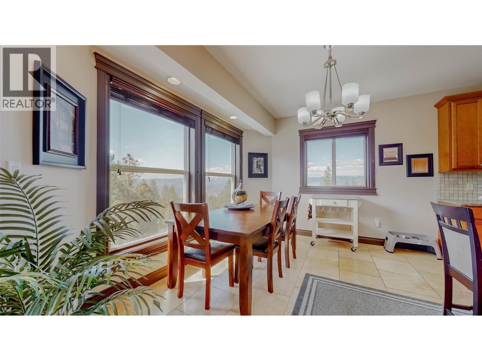 1370 Bullmoose Way, Osoyoos, BC - Indoor Photo Showing Dining Room