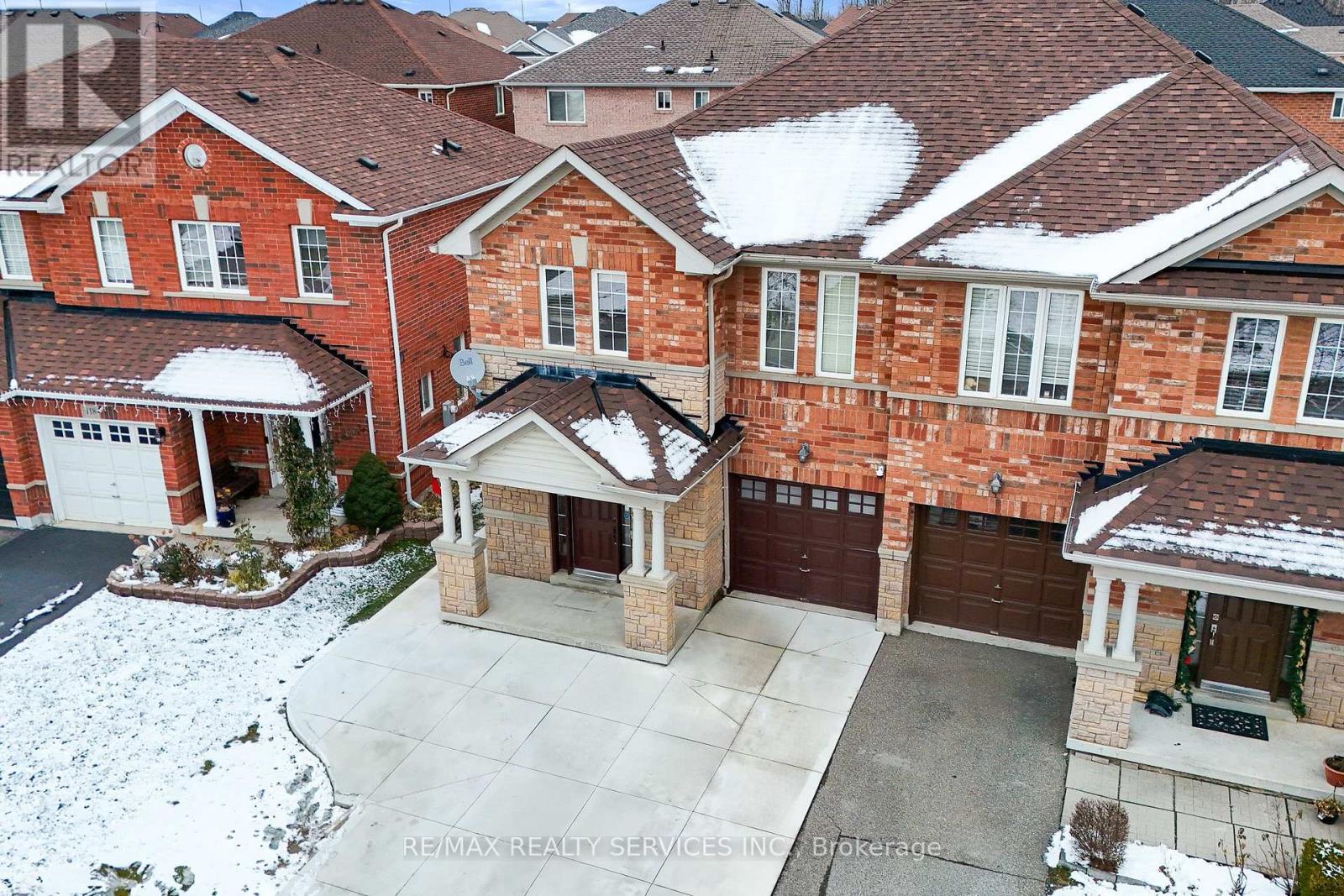 120 Bushmill Circle, Brampton, ON - Outdoor With Facade