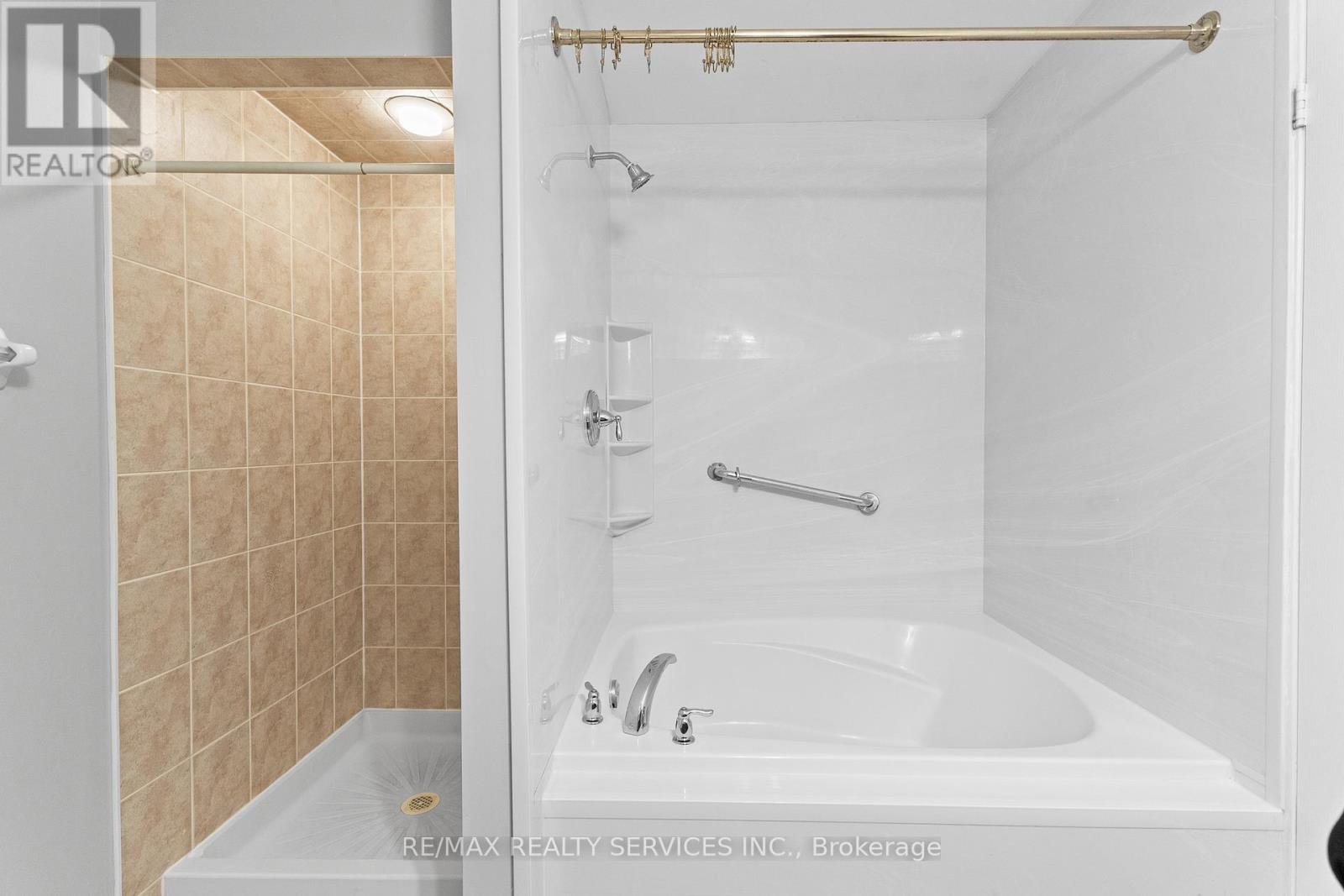 120 Bushmill Circle, Brampton, ON - Indoor Photo Showing Bathroom