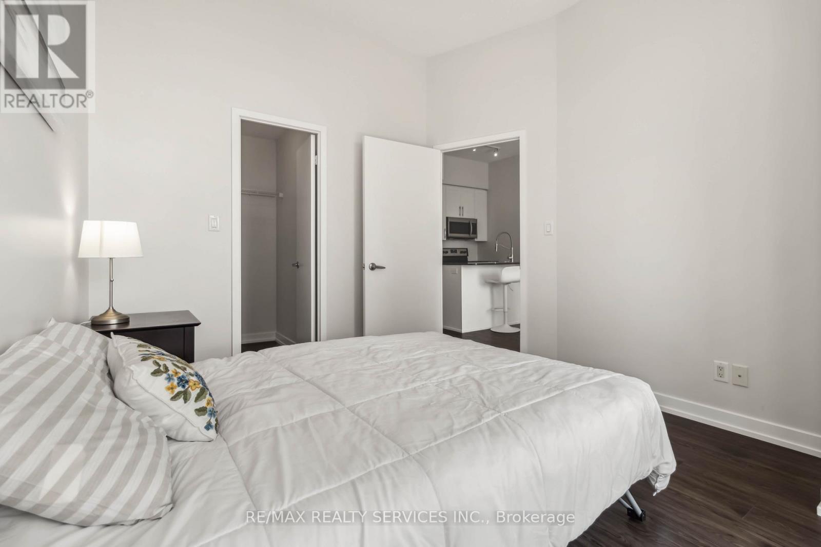 404 - 4065 Brickstone Mews, Mississauga, ON - Indoor Photo Showing Bedroom